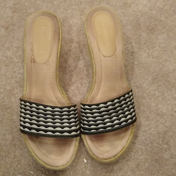 Black and white open-toe wedge, sandals - Picture 7 of 7